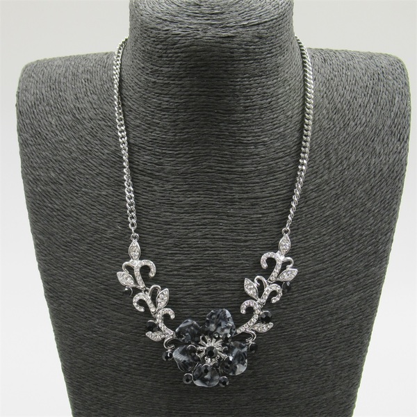 Ladies Necklace