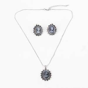 Ladies Jewelry Set